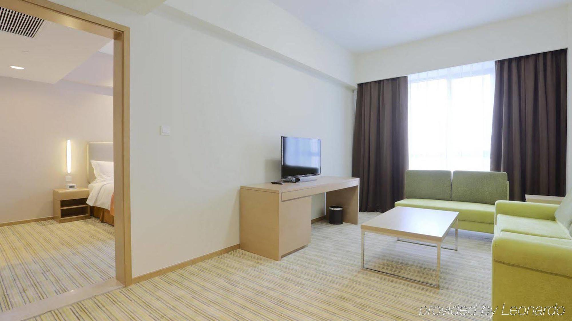 Holiday Inn Express Shanghai Gongkang By Ihg Екстер'єр фото